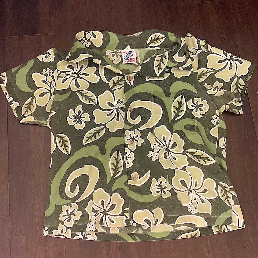 Green Hawaiian wear button up